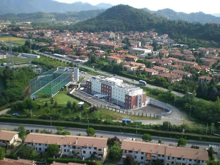 The Bergamo West Motel Моццо